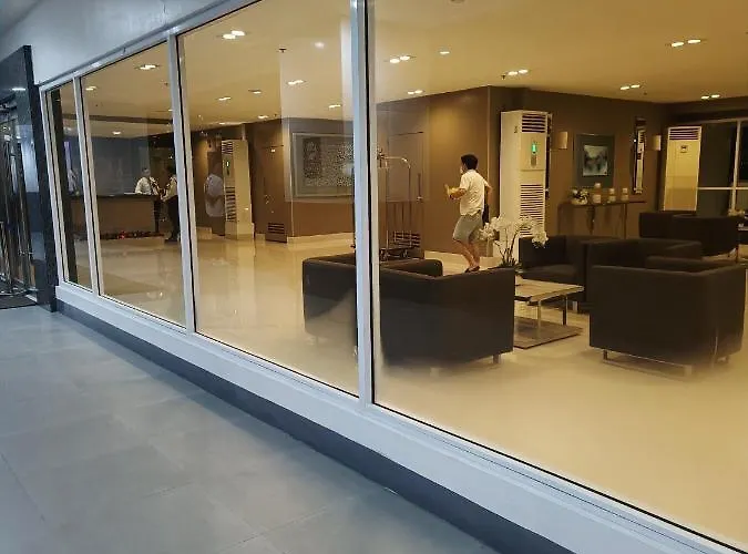 Apartment Amigo's Place At Sea Residences Manila